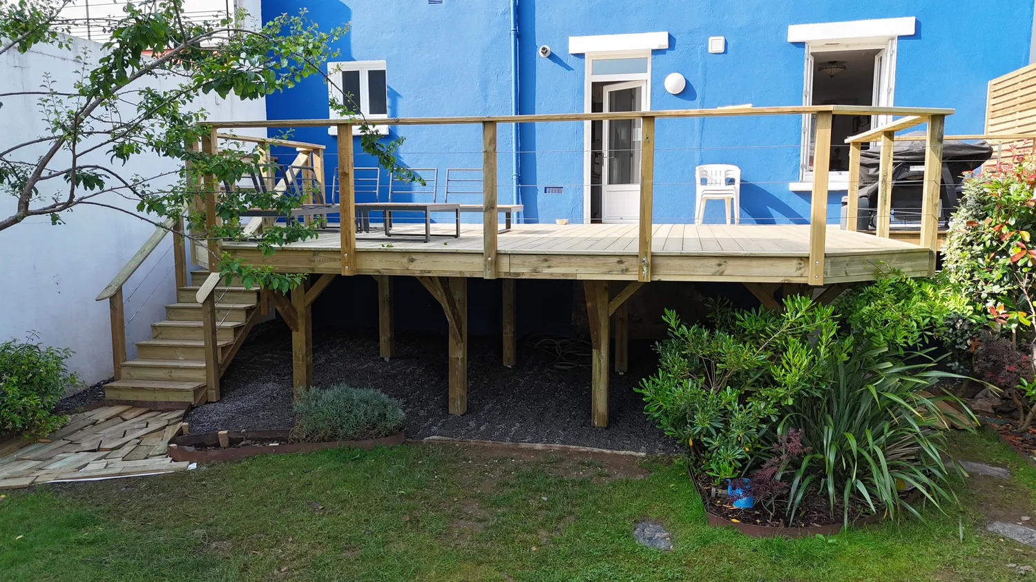 Terrasse bois sur pilotis sur-mesure, réalisation Océanic Systems