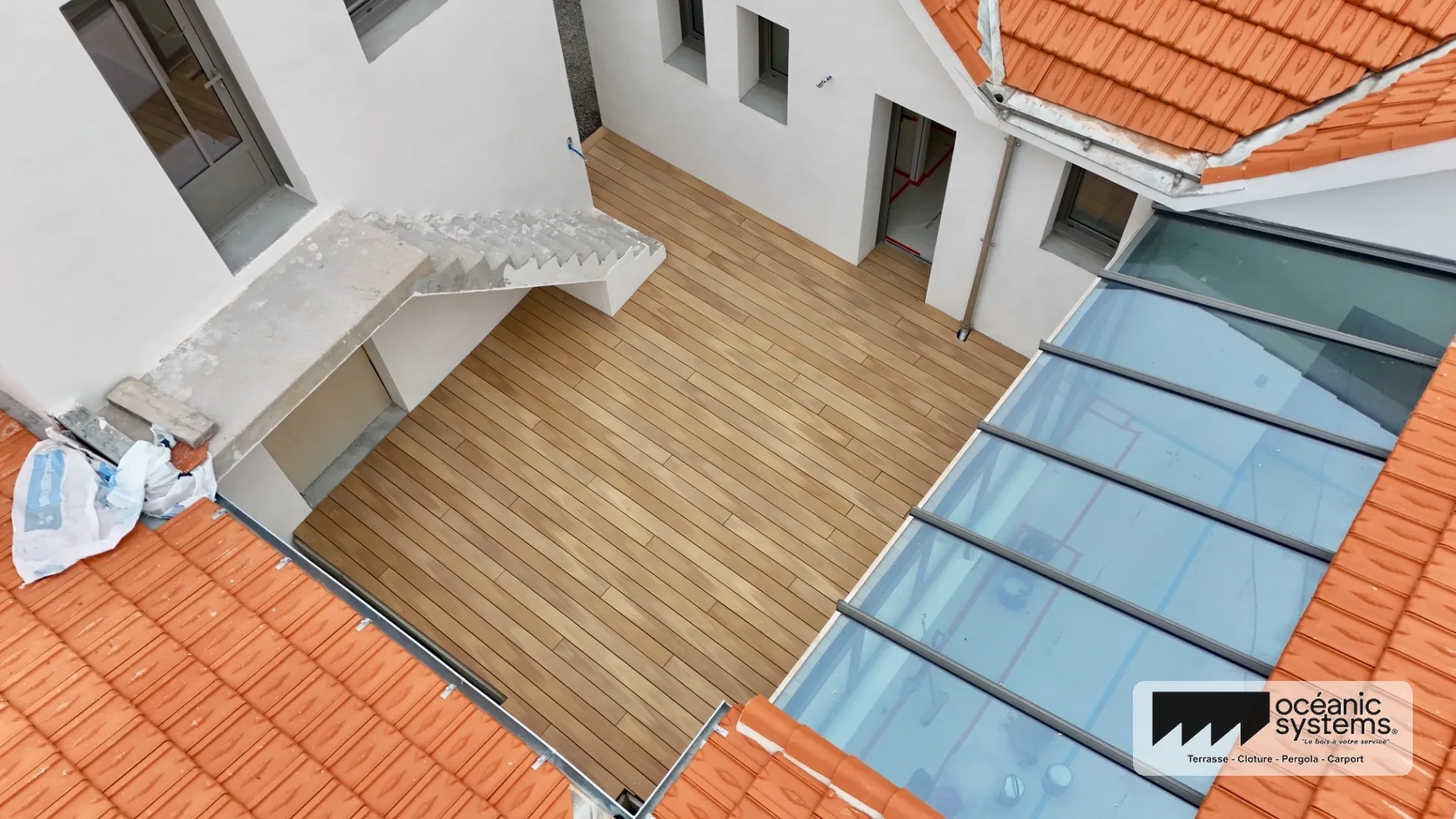Terrasse composite Silvadec sur-mesure vue drone — réalisation Océanic Systems Vendée